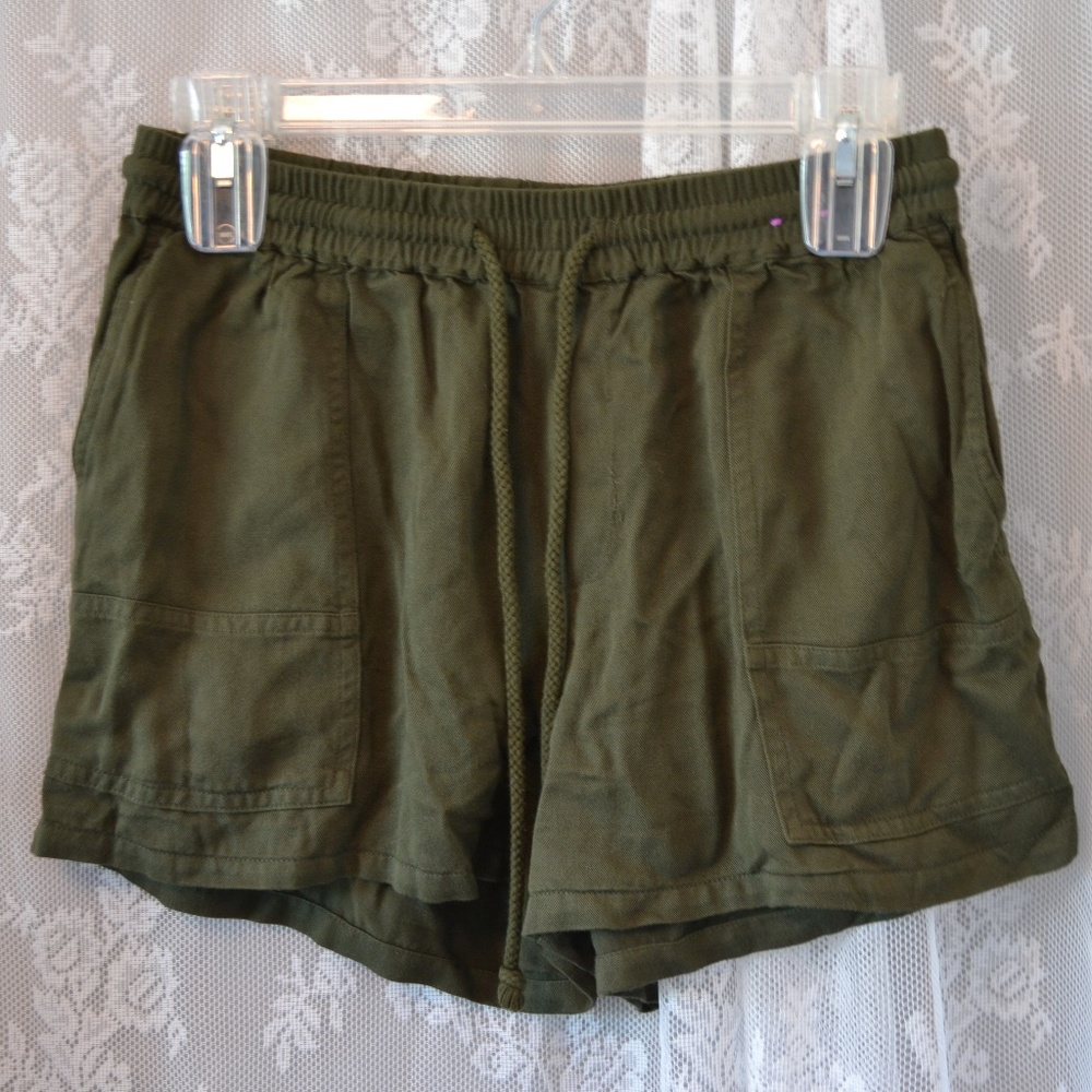 Flowy army green shorts